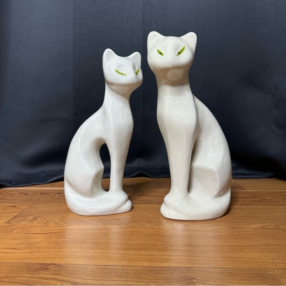 Vintage Mid Century White Ceramic Cat Figurines Green Eyes Pair Couple Statues - Picture 9 of 11